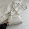 Sac à main élégant en cuir PU blanc avec détails dorés et bandoulière sur blazer - Blanc