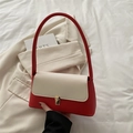 Bolso de hombro moderno en rojo y beige con hebilla dorada y asa larga ajustable - Rojo