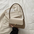 Bolso de hombro minimalista en beige y caqui con elegante hebilla dorada - Caqui