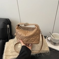 Sac seau matelassé kaki élégant avec motif cœur et bandoulière pour femmes - Kaki