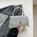 Borsa a mano argento metallizzato con manico e logo A per eventi formali - Argento