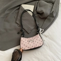 Borsa a spalla rosa con motivi a cuore e ciondolo elegante in pizzo e perle - Motivo a Cuore Con Pendente