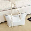 Bolso tote grande minimalista blanco roto de piel sintética suave para el uso diario - Blanco