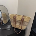 Große beige geflochtene Stroh-Tote-Bag mit braunen Ledergriffen und Rauten-Lochmuster - Khaki (Ohne Anhänger)