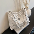 Borsa tote trapuntata bianca con logo stella di strass e tracolla a catena - Bianco
