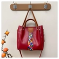 Borsa a mano rossa in pelle liscia con striscia geometrica intrecciata e doppi manici - Rosso