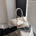 Sac fourre-tout crème chic avec nœud et détails plissés pour un porté épaule polyvalent - Blanc