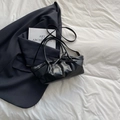 Borsa a mano nera a pieghe con fiocco in pelle PU e tracolla sottile trendy - Nero