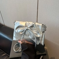 Sac à épaule argenté brillant avec un grand nœud élégant pour femmes - Argent