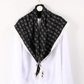 Elegante foulard in seta da 90 cm con stampa di farfalle bianche su fondo nero - Nero