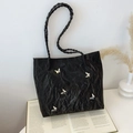 Elegante borsa tote nera a pieghe da donna con farfalle argentate e manici intrecciati - Senza Ciondolo / Nero
