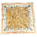 Sciarpa di raso 90cm con stampa equestre e motivi di catene dorate per donna elegante - Cachi