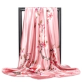 Foulard quadrato in raso rosa con stampa floreale di magnolia su supporto nero - Magnolia Rosa (#2)