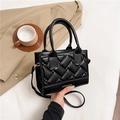 Bolso de mano negro en cuero PU acolchado con asas dobles y elegantes detalles dorados - Negro