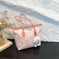 Graffiti-Einkaufstasche mit rosa Drucken, Wolkenanhänger und Schultergurt auf schwarzer Fläche - Ohne Anhänger / Rosa