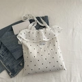 Bolso de malla blanca plisada con estampado de flores negras y volantes suaves - Blanco