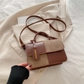 Τσάντα χειρός patchwork από καφέ και μπεζ δέρμα με vintage μεταλλική αγκράφα - Καφέ