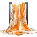 Foulard quadrato in seta 90cm con finimenti arancioni e motivo a catena su base bianca - Arancione Vivace