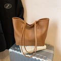 Vintage brown leather tote bag with pebble grain texture and fashion logo on suitcase - No Pendant / Brown