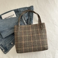 Classic houndstooth large capacity tote bag in brown and green with woven texture - Brown