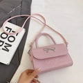 Sac bandoulière rose scintillant avec nœud argenté et bandoulière réglable - Rose