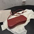 Sac bandoulière bordeaux tissé avec lettrage doré et bandoulière fine à cordon - Rouge