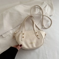 Elegante bolso bombonera blanco crema en cuero PU con tachuelas doradas y asas dobles - Blanco