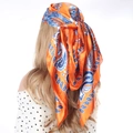 Foulard in satin arancione da 90cm con motivo Paisley etnico e finitura lucida - Paisley Arancione