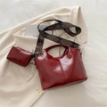 Borsa a secchiello vintage in morbida pelle rossa con tracolla colorata e borsellino - Rosso