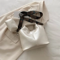 Borsa tote in ecopelle bianca con tracolla jacquard colorata e pochette piccola - Bianco