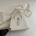 Elegante cremeweiße Retro-Tasche mit strukturierter Oberfläche und Doppelgriffen - Weiß
