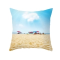 Housse de coussin carrée plage d'été avec mer bleue, ciel ensoleillé et sable fin - Style Station Balnéaire Haute Saturation (TPR379-12)