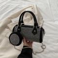 Trendige schwarze Boston-Handtasche mit Nieten, Mini-Beutel und silberner Kette für Damen - Schwarz
