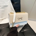 Bolso bandolera blanco elegante con solapa de paja y cadena de lazo dorado mujer - Blanco