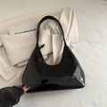 Bolso hobo de charol negro brillante con correa de hombro elegante para mujer - Negro