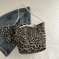 Vintage-Beuteltasche mit Leopardenmuster, Schleife und passender kleiner Tasche - Weiß