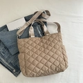 Schicke khakifarbene Stepp-Tote-Bag mit Rautenmuster und Nylon-Schultergurt - Khaki