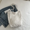 Bolso tote minimalista de lona beige con textura de espiga y asas de cuerda - Blanco