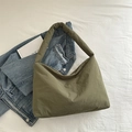 Bolso tote minimalista de nailon verde oliva de gran capacidad con correa ancha - Verde