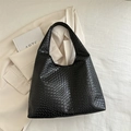 Sac fourre-tout noir tissé rétro avec large bandoulière en simili cuir de qualité - Noir