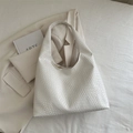 Sac hobo tissé chic blanc crème avec un design minimaliste et une texture douce - Blanc