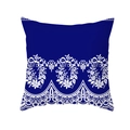 Housse de coussin ethnique bleue avec dentelle florale blanche et motifs papillon - Dentelle Florale Bleu Foncé (TPR381-17) / 45x45 Carré (Sans Garnissage)