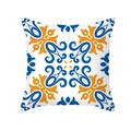 Housse de coussin carrée peau de pêche avec motif bleu et orange sur fond blanc - Motif Méditerranéen Vintage (TPR381-24) / 45x45 Carré (Sans Garnissage)