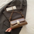 Retro caramel brown faux leather crossbody square bag with golden metallic lock - Brown
