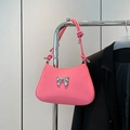 Sac sous le bras rose chic avec nœud argenté et design de bandoulière nouée élégant - Rose