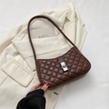 Braune gesteppte Leder Schultertasche mit Rautenmuster und silbernem Drehverschluss - Braun