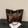 Grand sac cabas marron vintage en cuir avec breloque ours et cordon tissé déco - Avec Pendentif / Marron