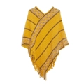 Poncho de punto para mujer en amarillo jengibre con rayas oscuras y dobladillo de flecos - Amarillo