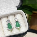 Macro di orecchini Wu Lou con agata verde e zirconi bianchi in una scatola da regalo - Argento