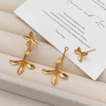 Elegante gouden bloemblad oorbellen met gepolijste afwerking en afneembare elementen - Gouden Gardenia